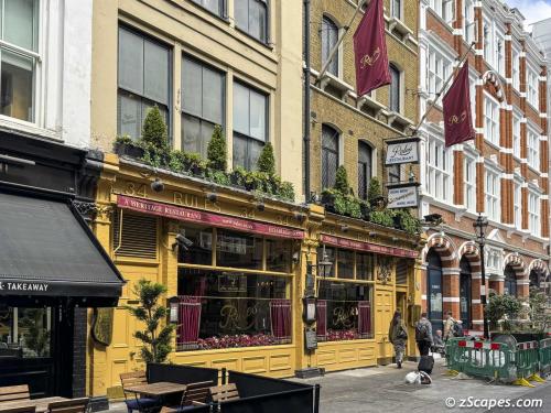 Rules restaruant claim to the oldest in London