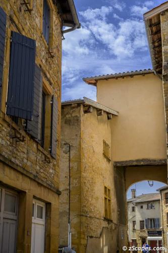 le Bois-d Oingt alleyway