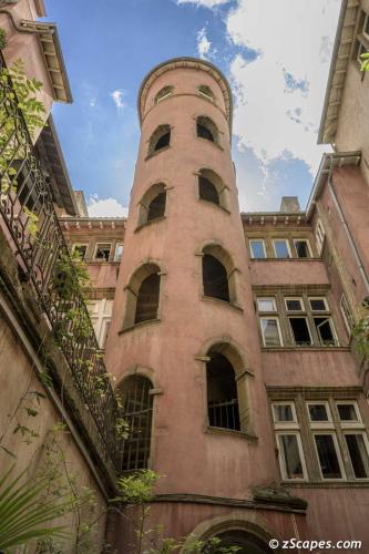 Inner courtyard tower 