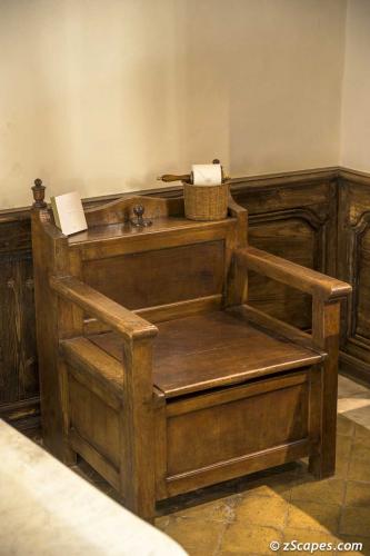 Chateau de Bagnols Throne