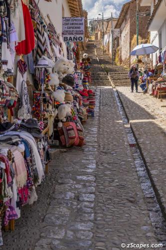 Chinchero vendor alleyway