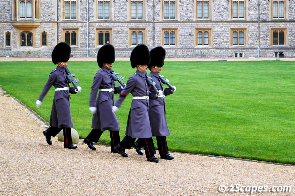 windsorcstl-490guardsmarch-lon0506-225w