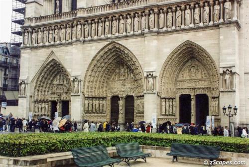 Norte Dame main doors